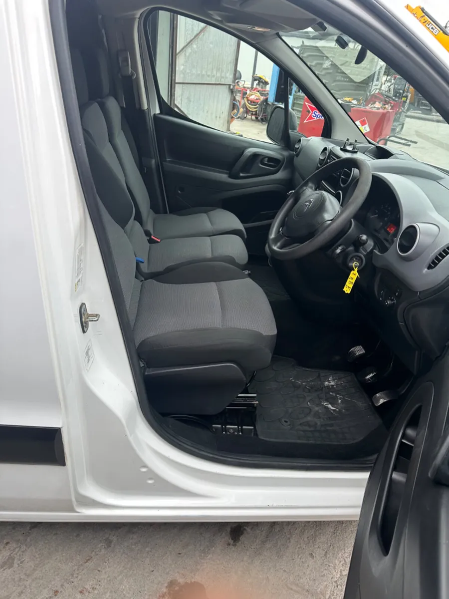 2017 Low Milage Citroen Berlingo Finance Available - Image 4