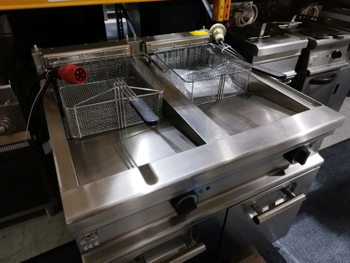 Three phase electric fryer - Image 1