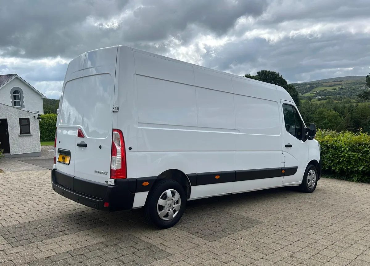 2021 (212 Reg) Renault Master Business+L3H2 AirCon - Image 3