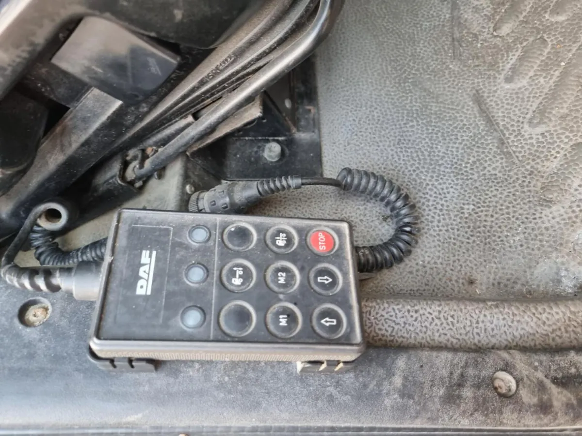 2007 DAF CF 310 9M CURTAIN - Image 4