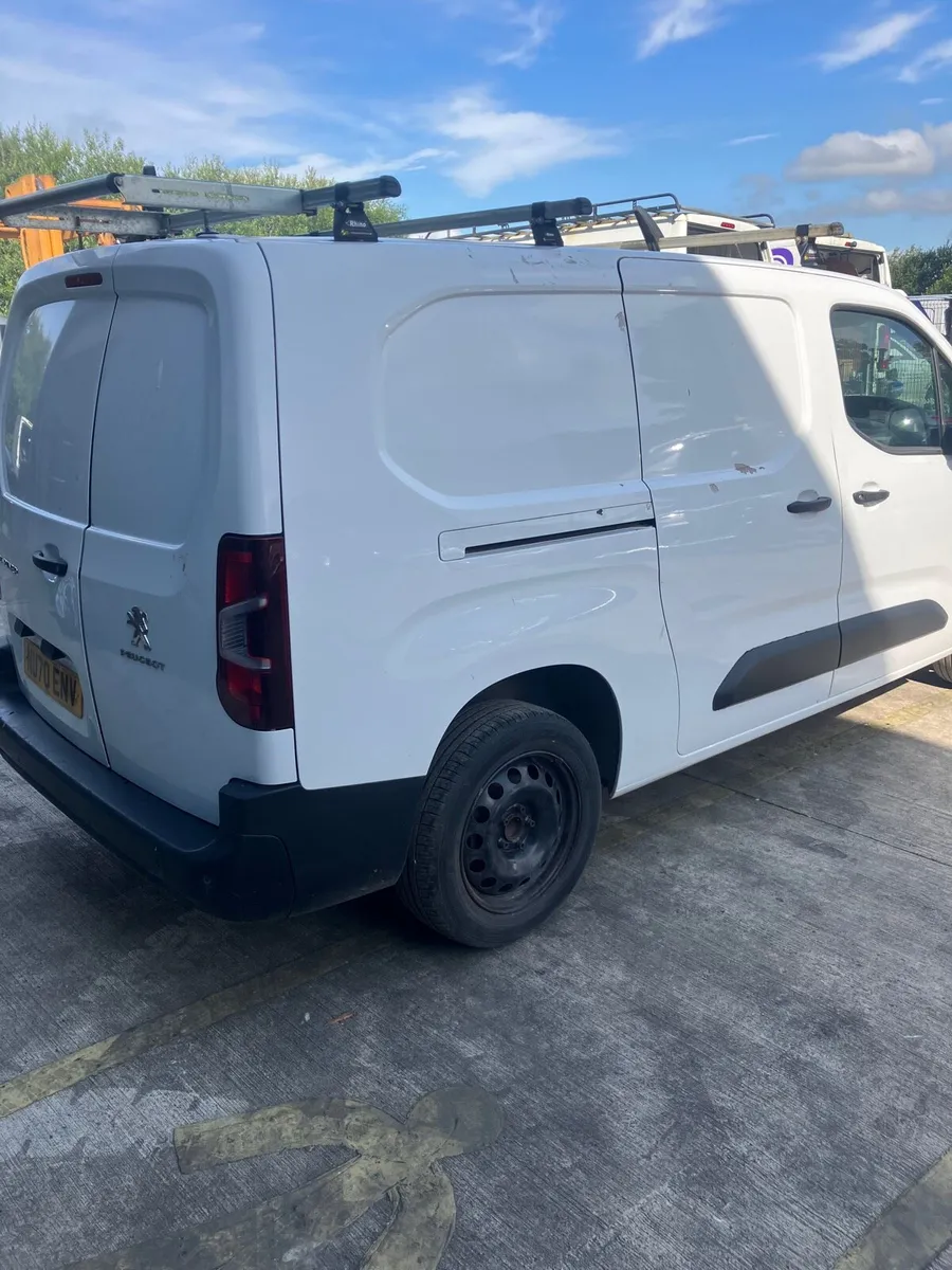 2022 Peugeot partner parts breaking - Image 2
