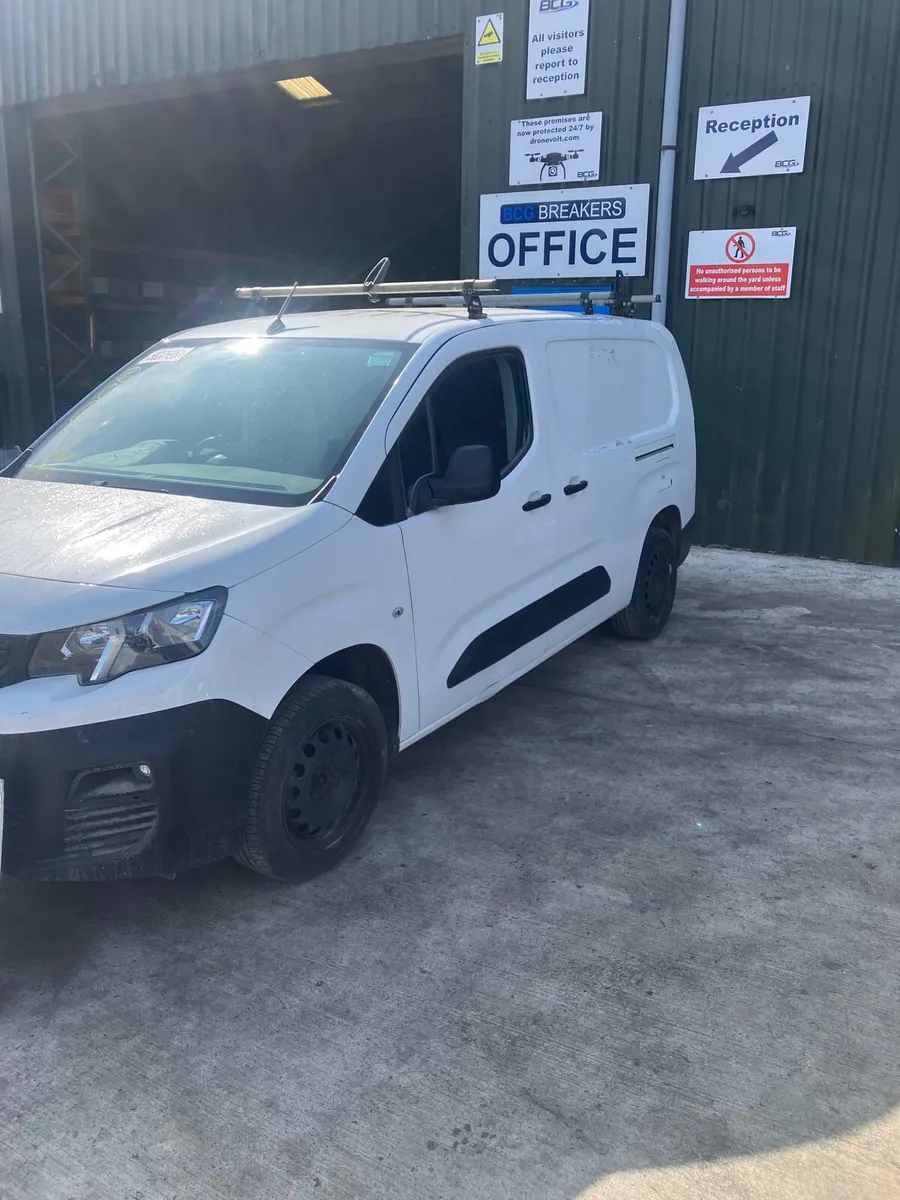 2022 Peugeot partner parts breaking - Image 3