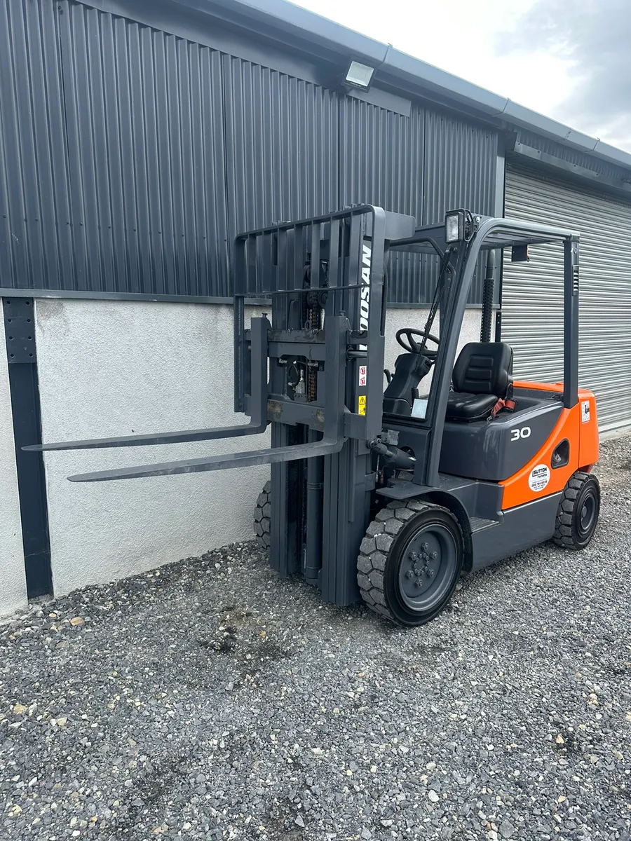 2016 Doosan D30S-5 Forklift - Image 3