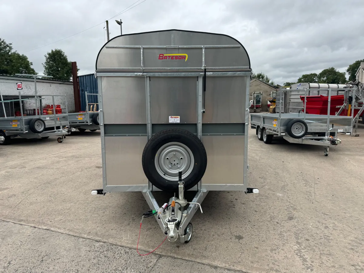 New Bateson 48LT 12’ x 5’8 Livestock Trailer - Image 3
