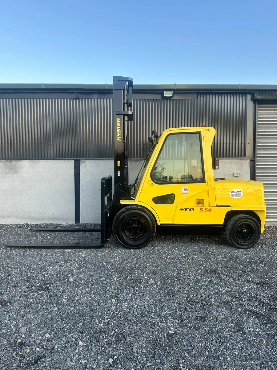 Hyster H5.50XM Forklift - Image 1