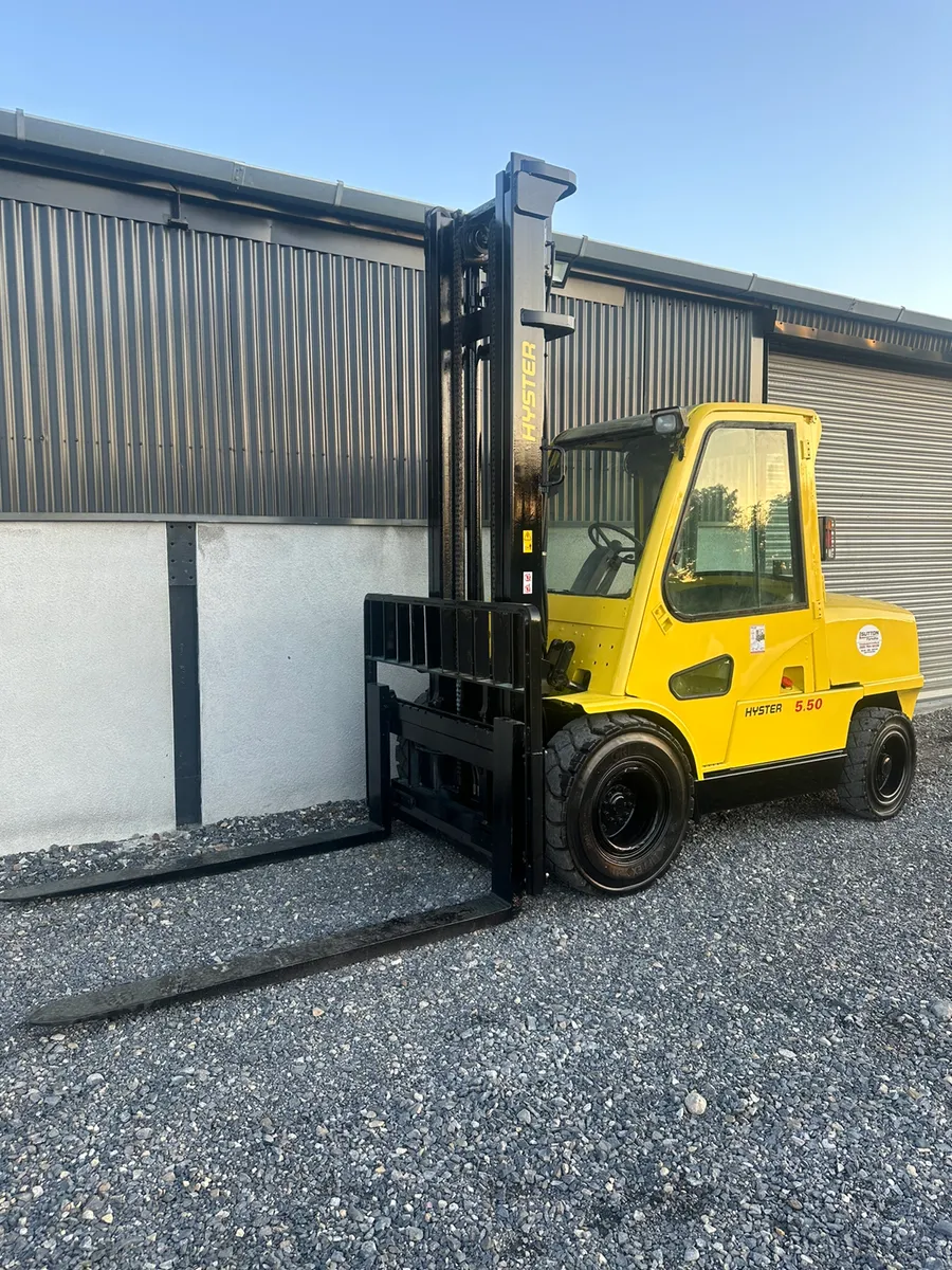 Hyster H5.50XM Forklift - Image 2