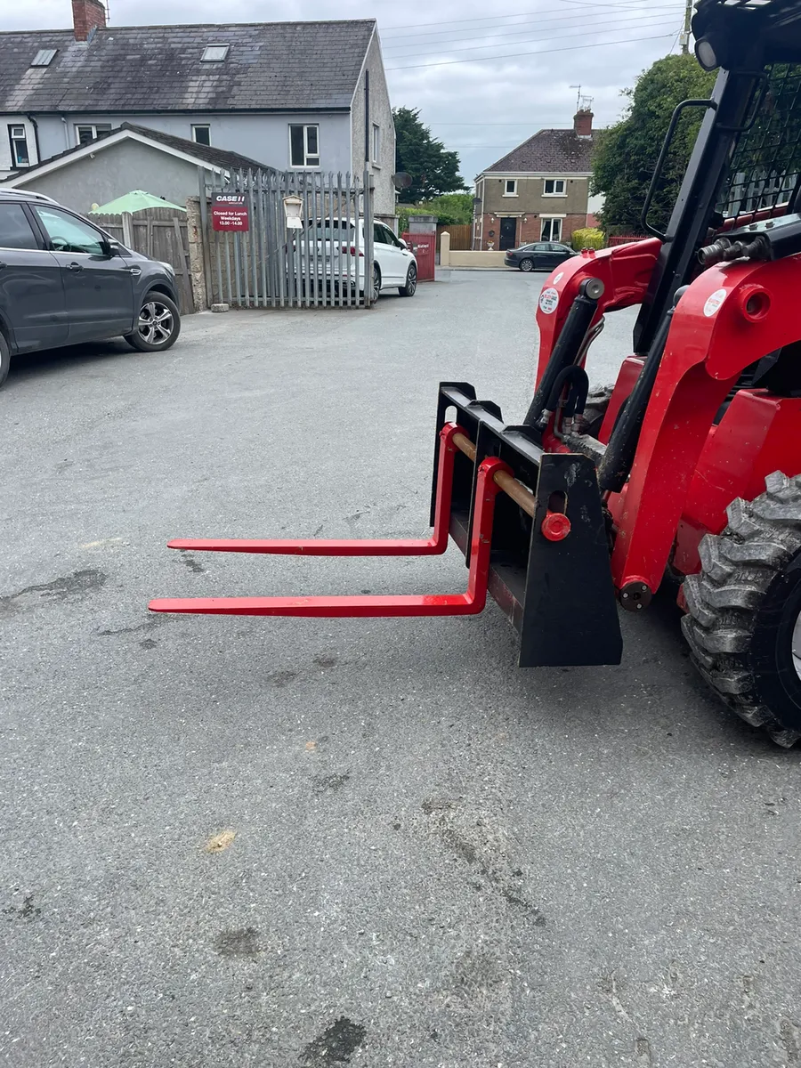 Skidsteer floating pallet forks *in stock* - Image 3