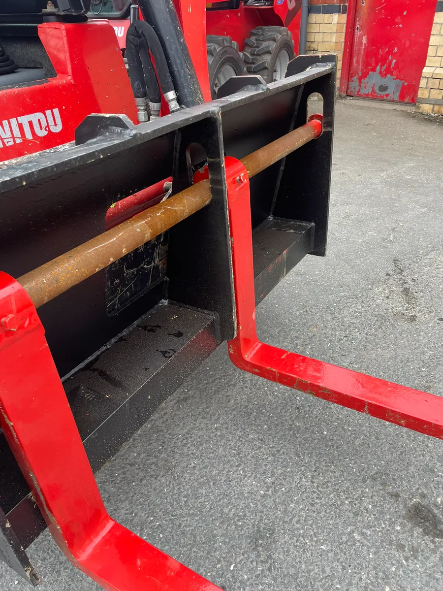 Skidsteer floating pallet forks *in stock* - Image 4