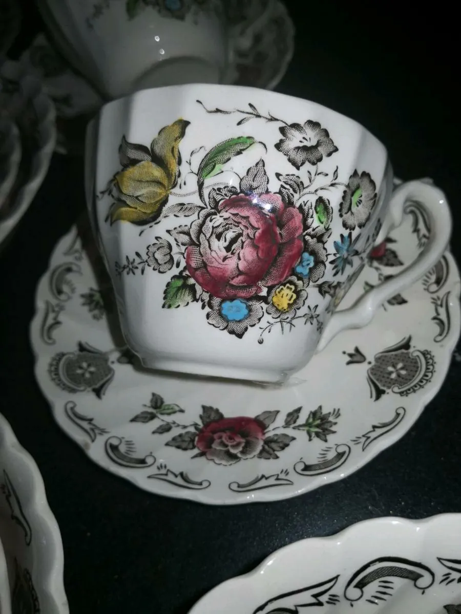 Beautiful Myott s Bouquet breakfast set - Image 2