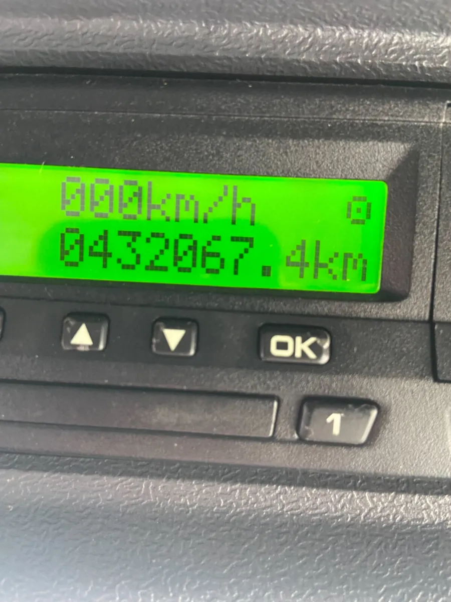 2016 Scania P250 4x2 Box lorry - Image 4