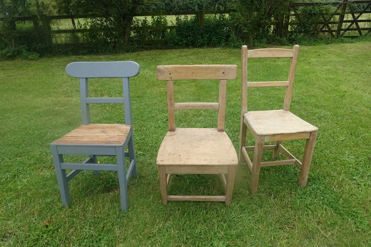 3 vernacular chairs - Image 1
