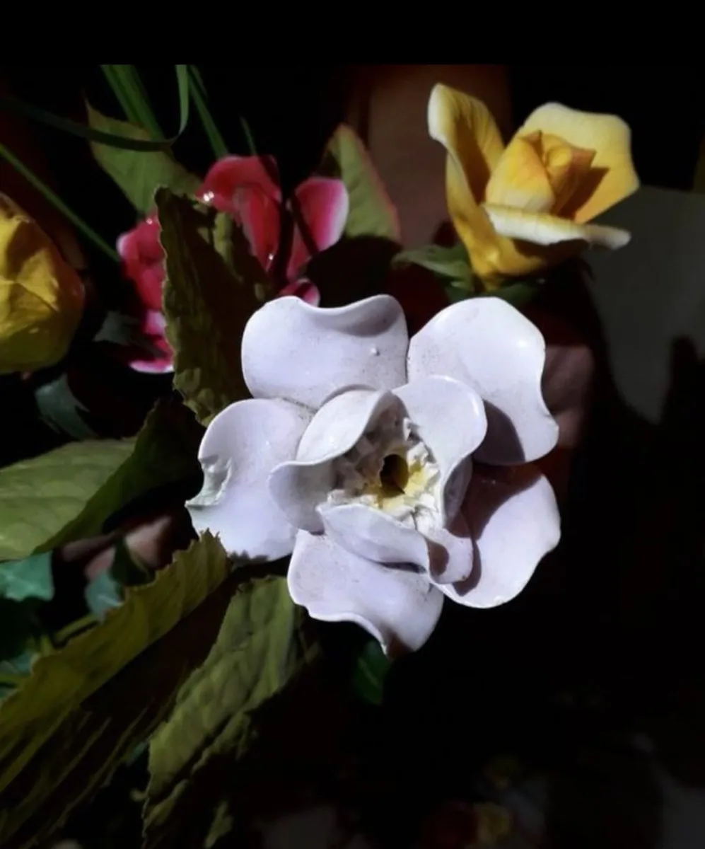 Staffordshire porcelain flowers - Image 2