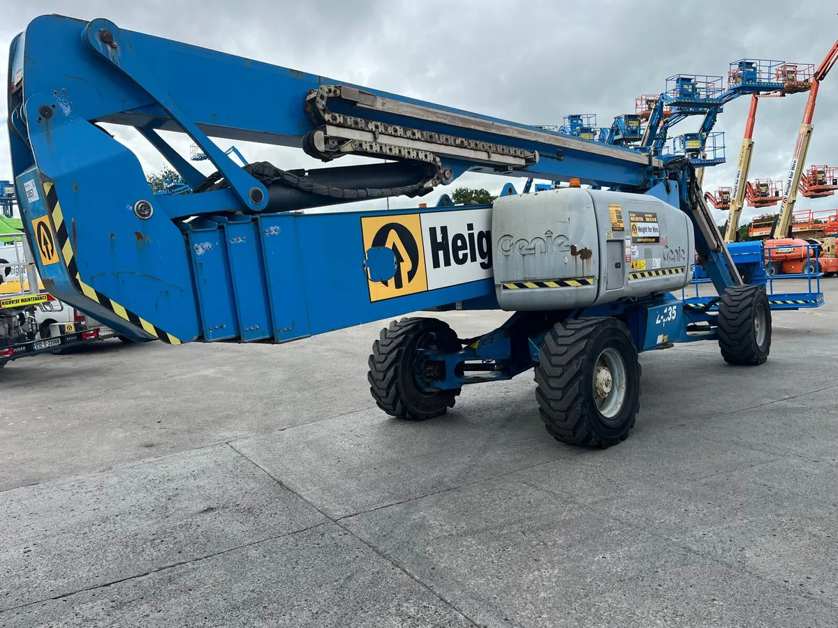 Genie Z135  - 43 m Artic Diesel Superboom - 2011 - Image 2