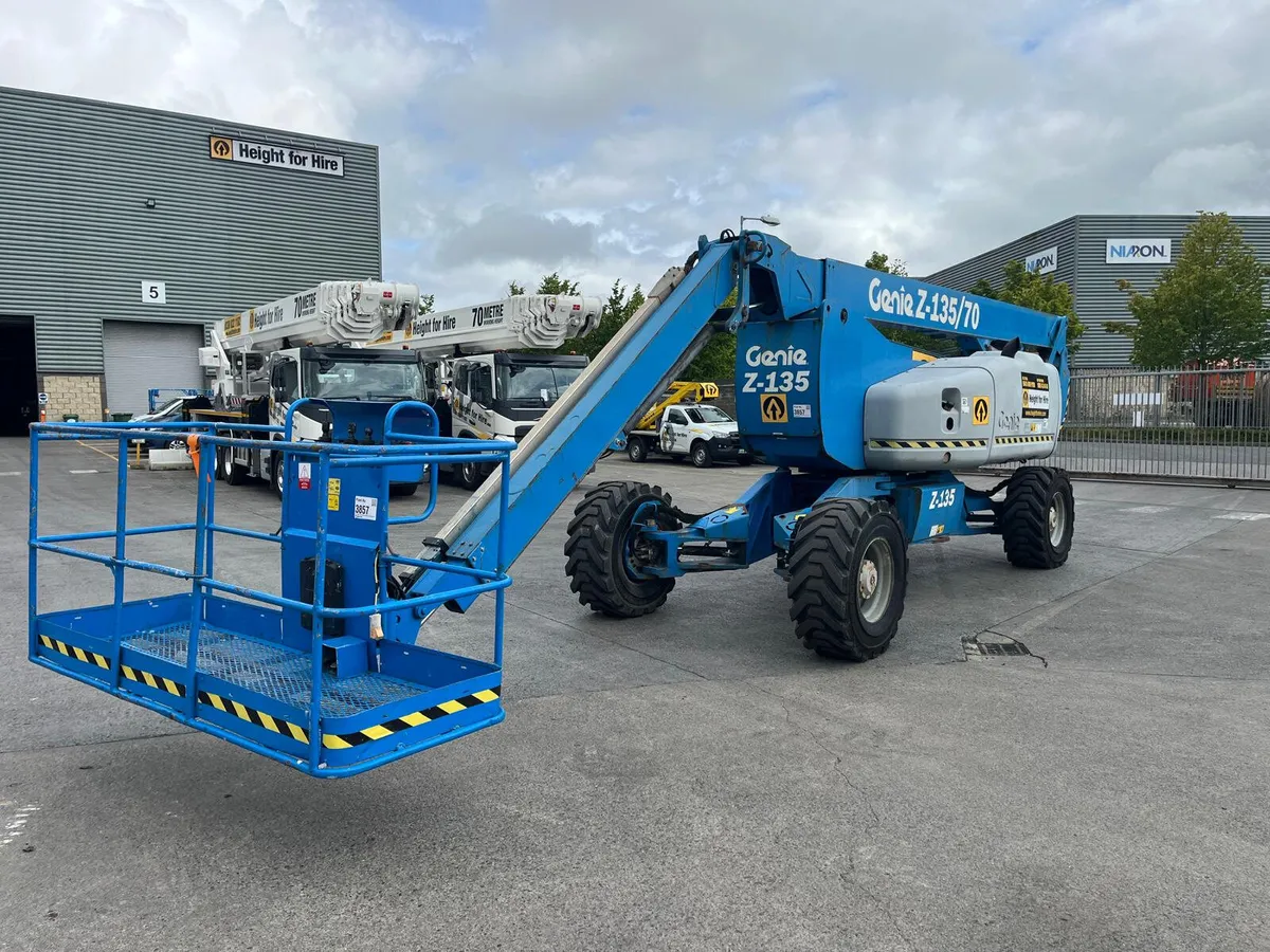 Genie Z135  - 43 m Artic Diesel Superboom - 2011 - Image 1