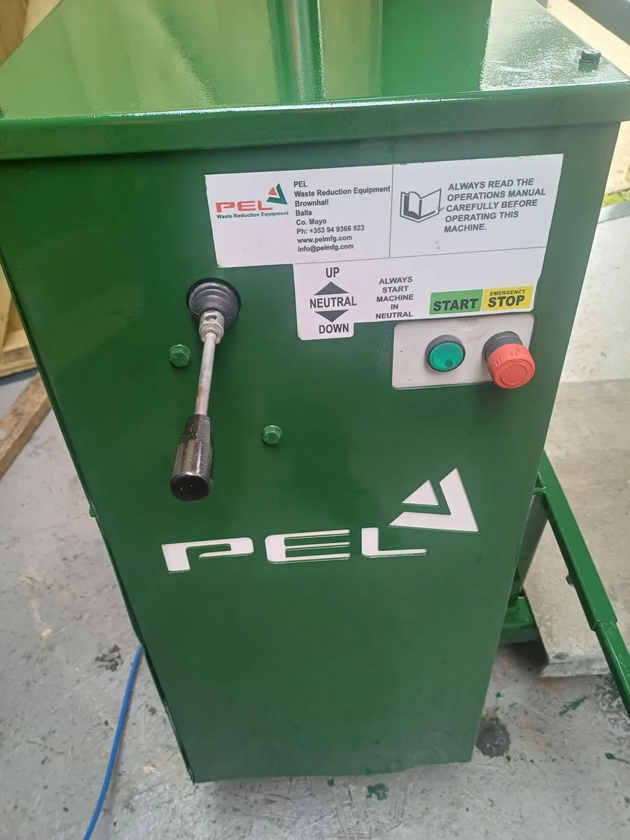 Bin compactor baler 1100litre - Image 4