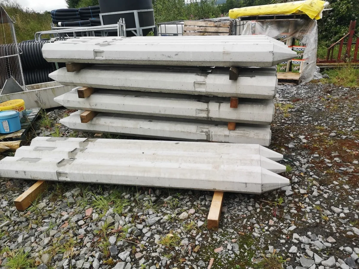 Moore Concrete Fence posts - Image 2