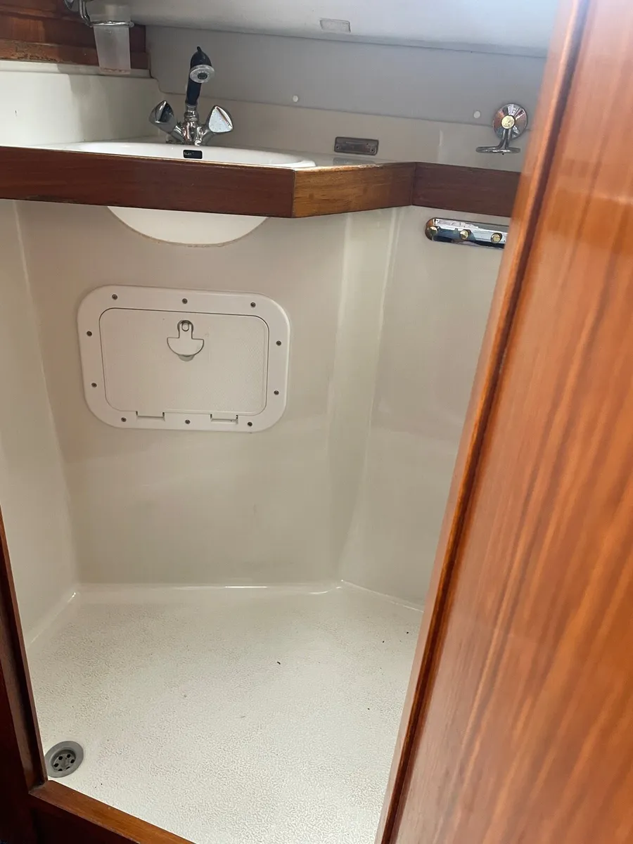 Motor Cruiser no time wasters - Image 4