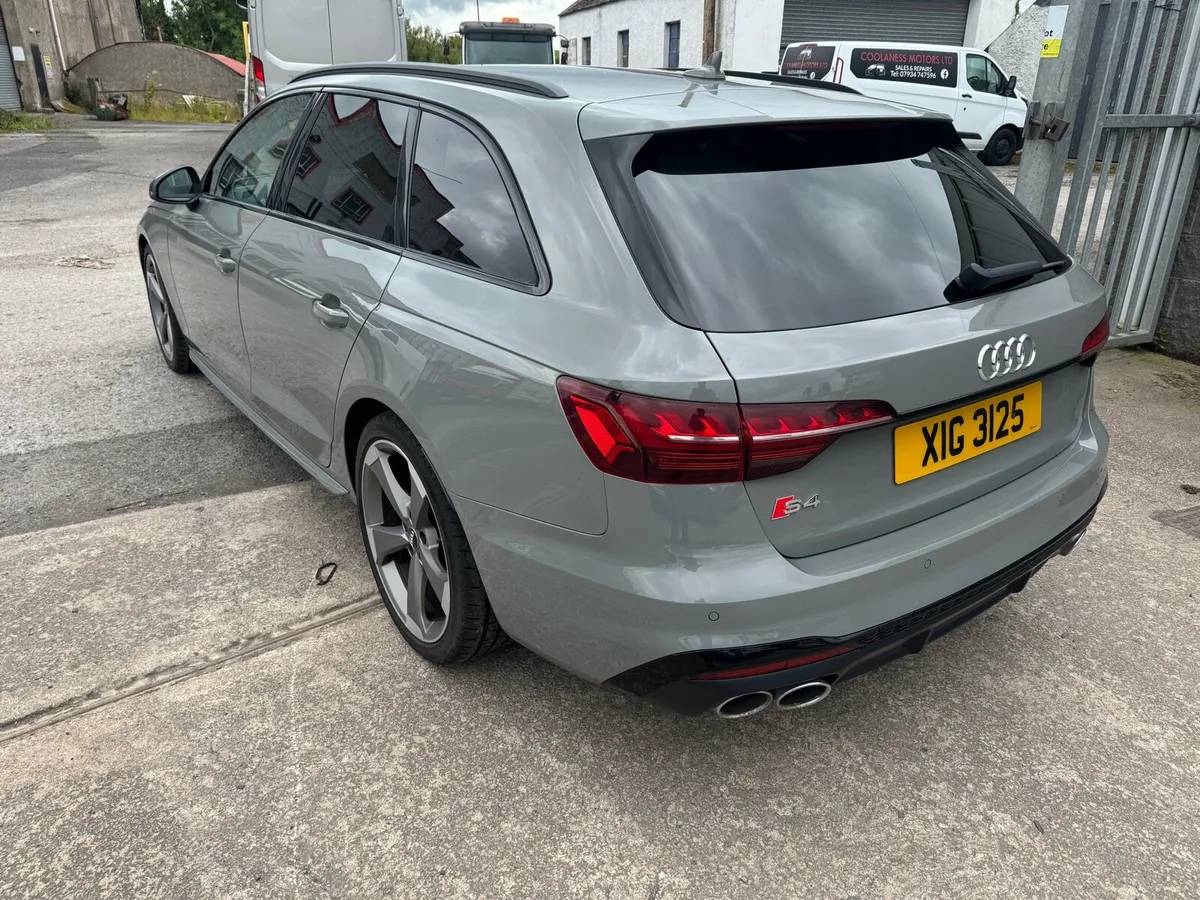 LATE 2020 AUDI A4 AVANT S4 BLACK EDITION  TDI - Image 4