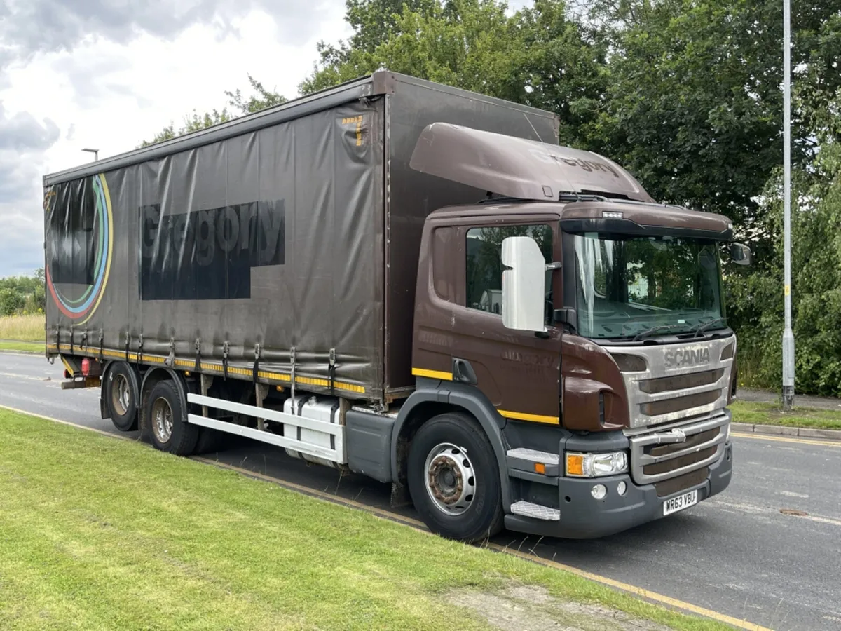 2013 (63) SCANIA P280 CURTAIN SIDE 6X2 TWIN WHEEL - Image 1