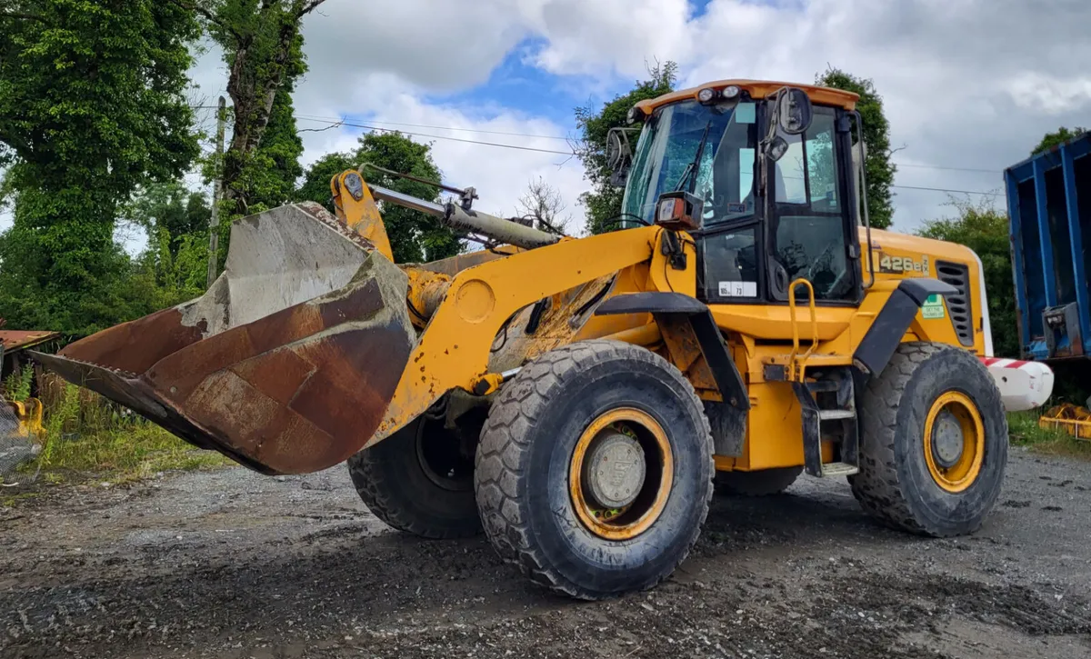 JCB 426 Loading Shovel - Image 4