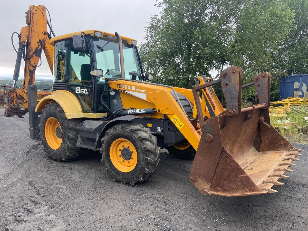 Terex 860 Digger Loader - Image 1