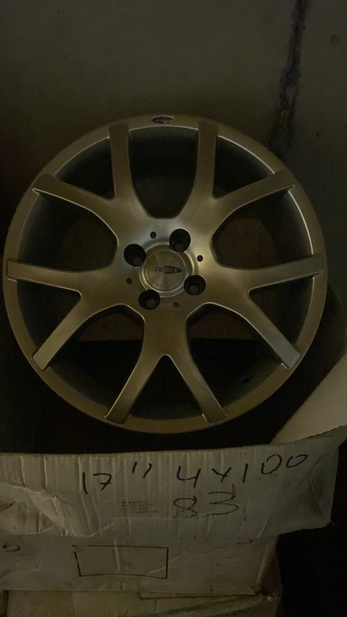 4x100 17” Alloys clear out - Image 4