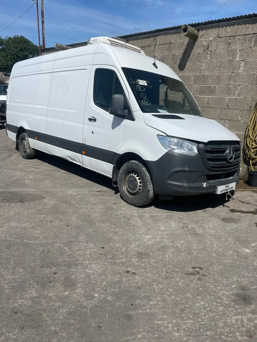 Mercedes Sprinters Breaking - Image 3