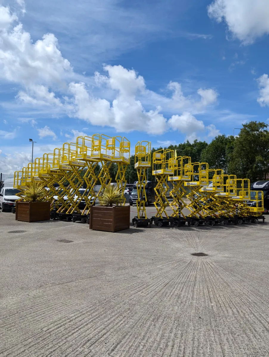 2020 Youngman Boss X3X One Man Push Around Scissor - Image 2