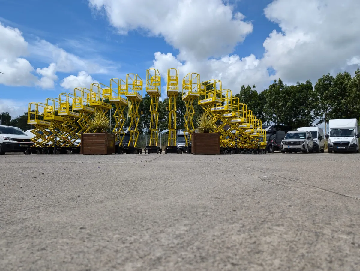 2020 Youngman Boss X3X One Man Push Around Scissor - Image 1