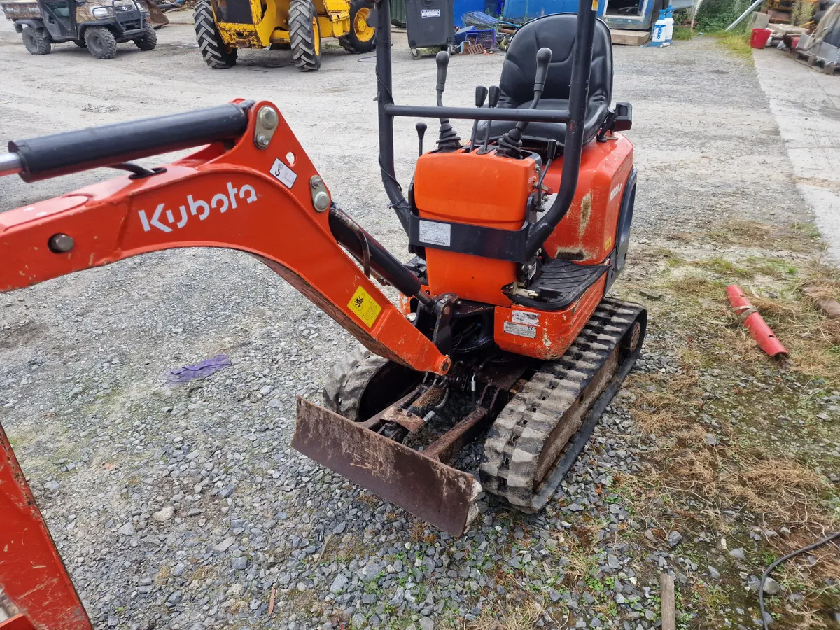 Kubota  .8 tonne - Image 2