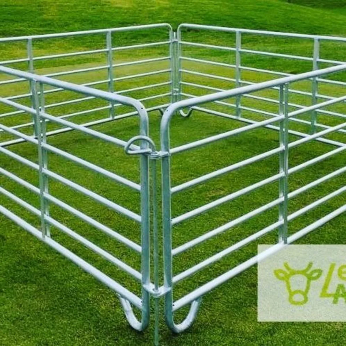 Sleigh Sheep Hurdles. 7ft - Image 3