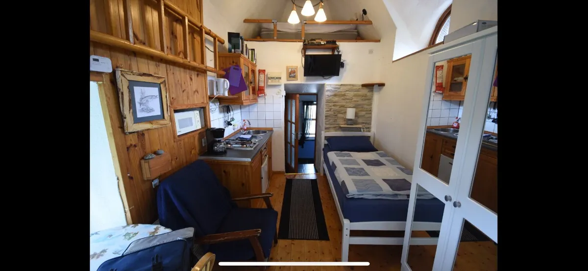 Thatched  1 pers.Cottage at Lough Allua - Image 2