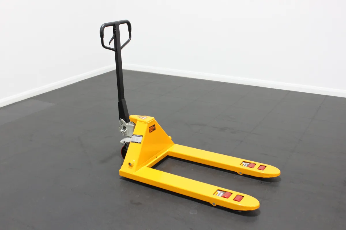 WELLFORCE CBY - 2.5 TON MANUAL PALLET TRUCK - Image 1