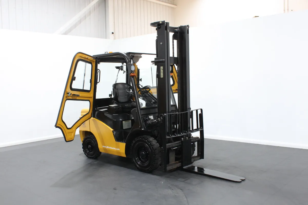 EP -CPCD25 2.5T Counterbalance Forklift & Full Cab - Image 3