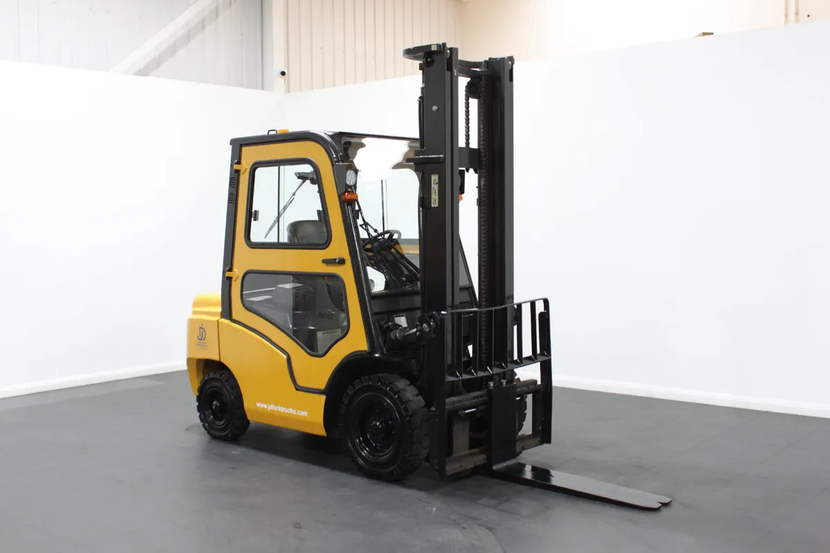 EP -CPCD25 2.5T Counterbalance Forklift & Full Cab - Image 1