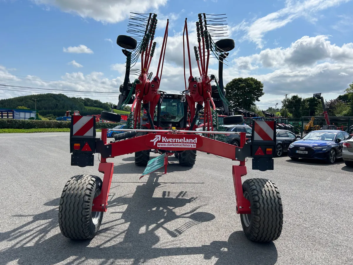 9472C Kverneland Rake - Image 4