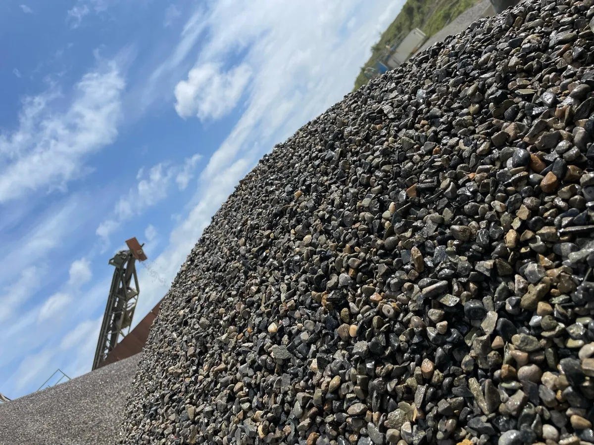 Gravel - Image 4
