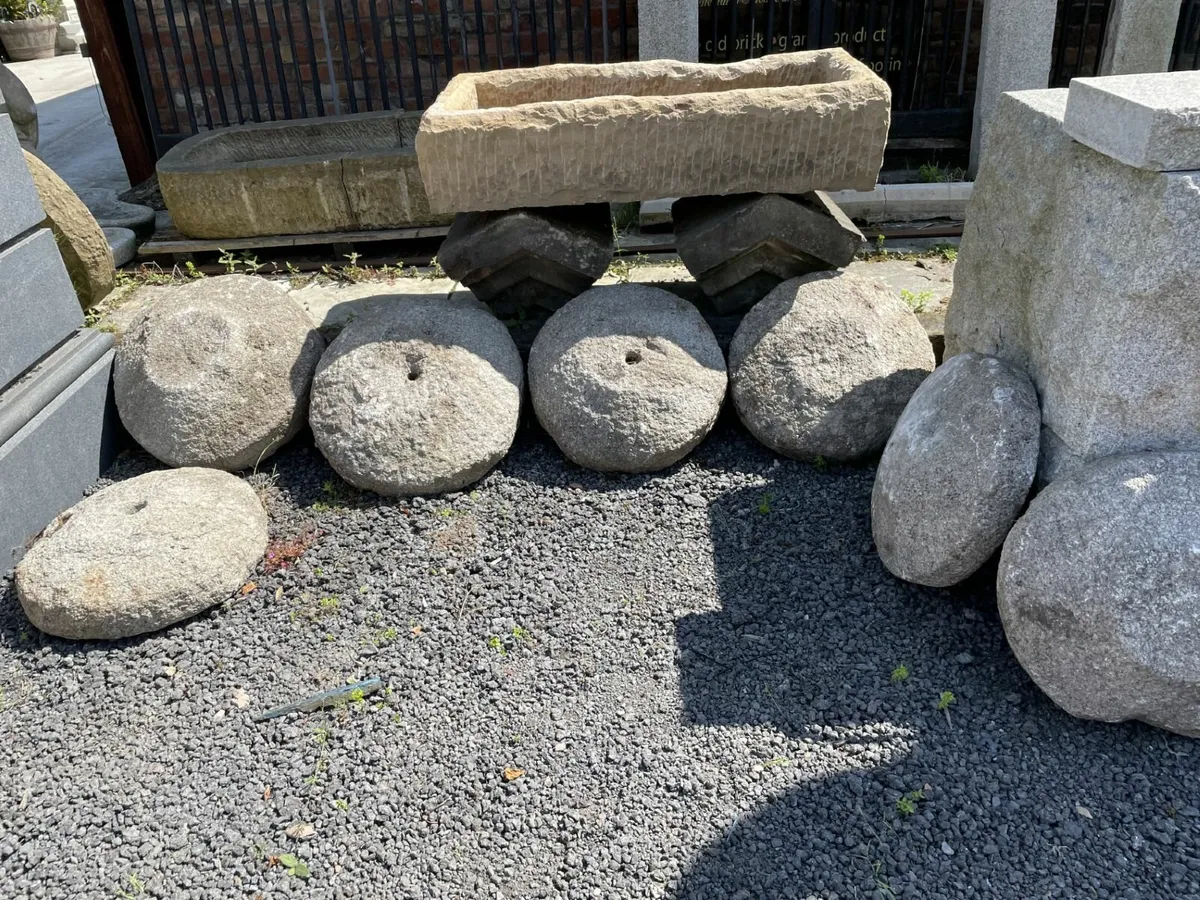 Granite Saddle Stones - Image 2