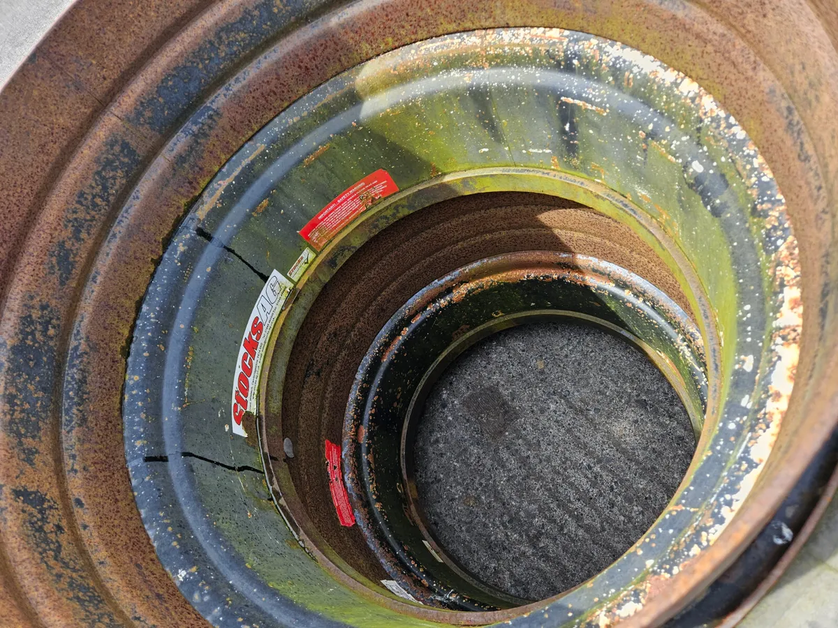 STOCK DUAL WHEELS - Image 4