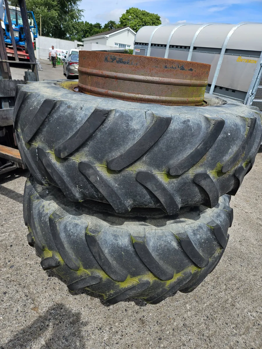 STOCK DUAL WHEELS - Image 2