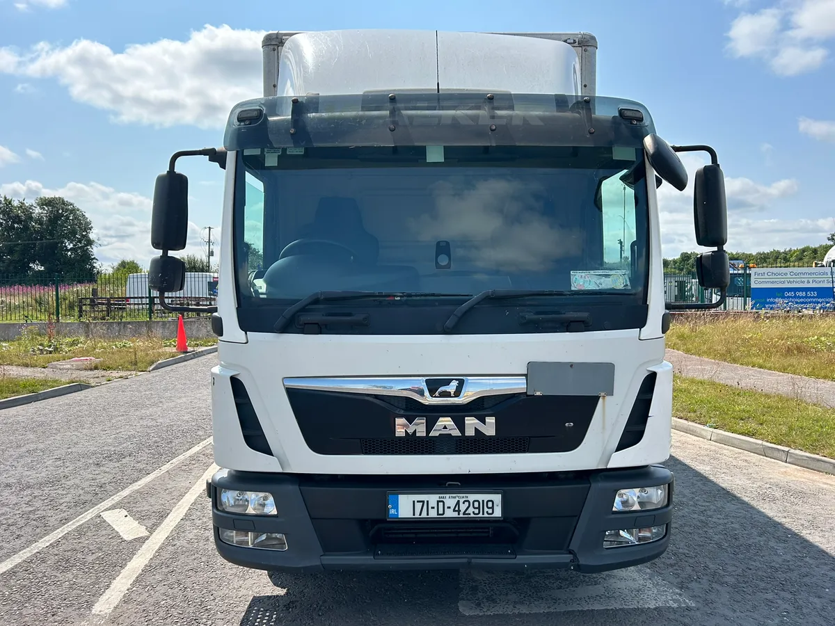 Man 10 Ton Boxvan - Image 2