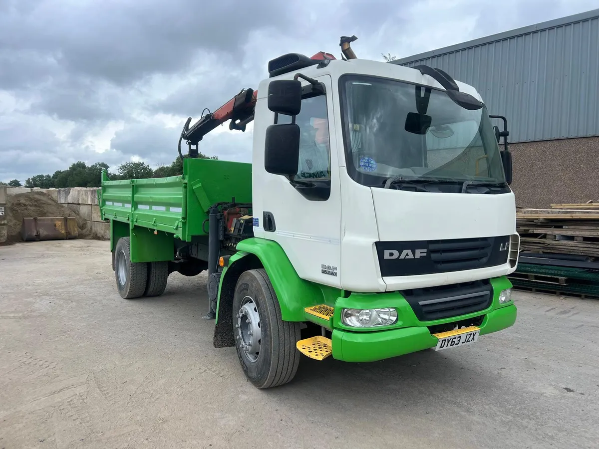 DAF 55/220 Tipper Grab 2013 - Image 1