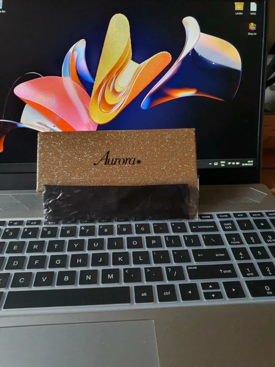 Aurora Gold Sparkly Sunglasses Glasses Case / NEW - Image 1