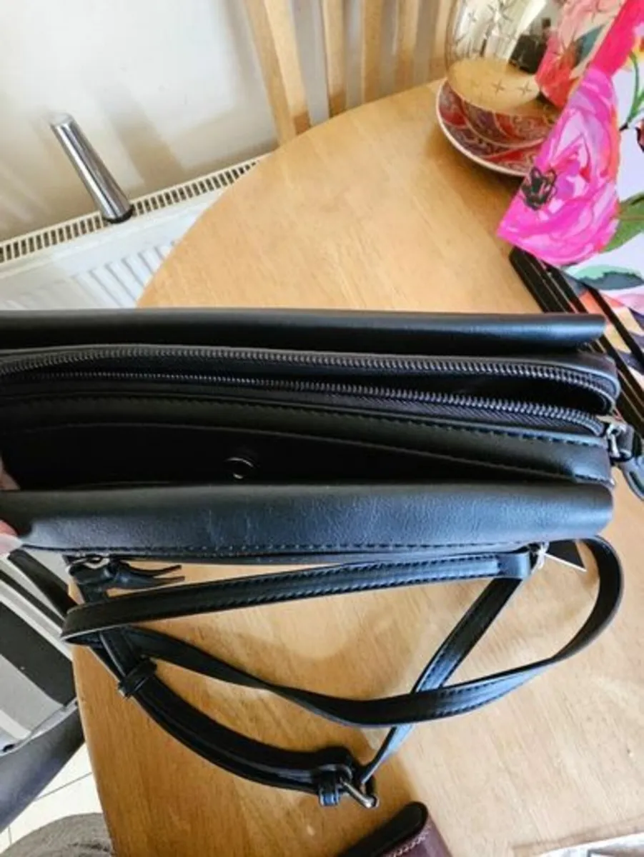 Vera Wang Vegan Leather Cross-Body Bag / NEW - Image 4