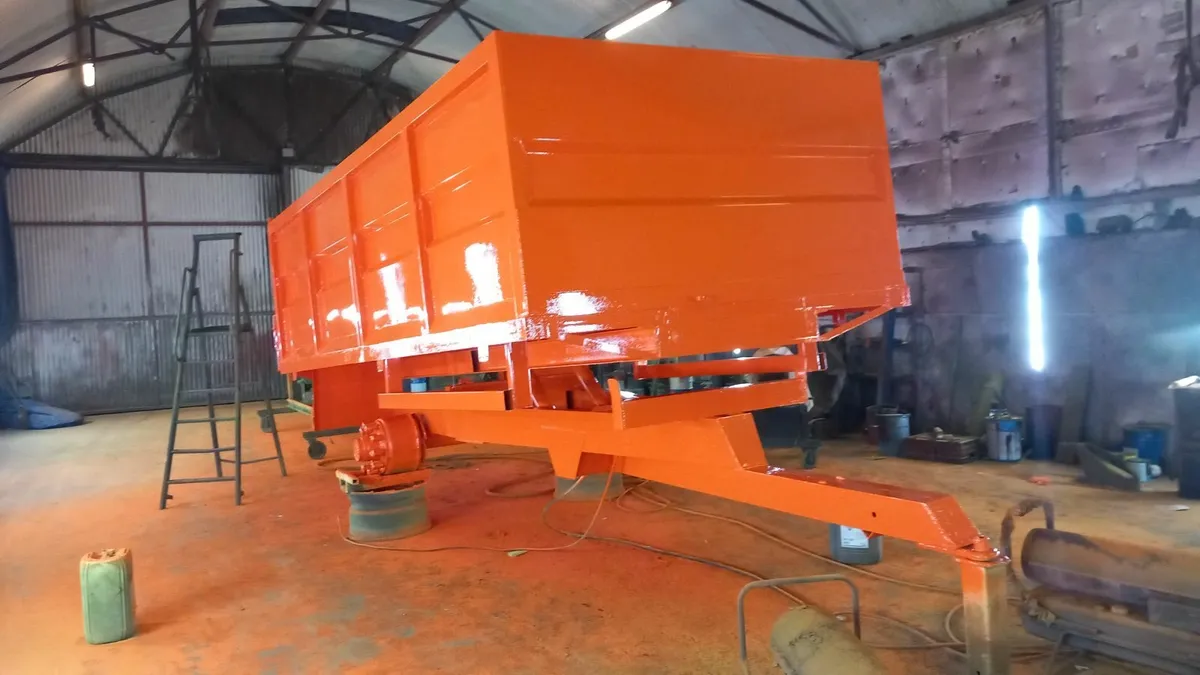 Sandblasting and paint trailer grain dump silage - Image 3