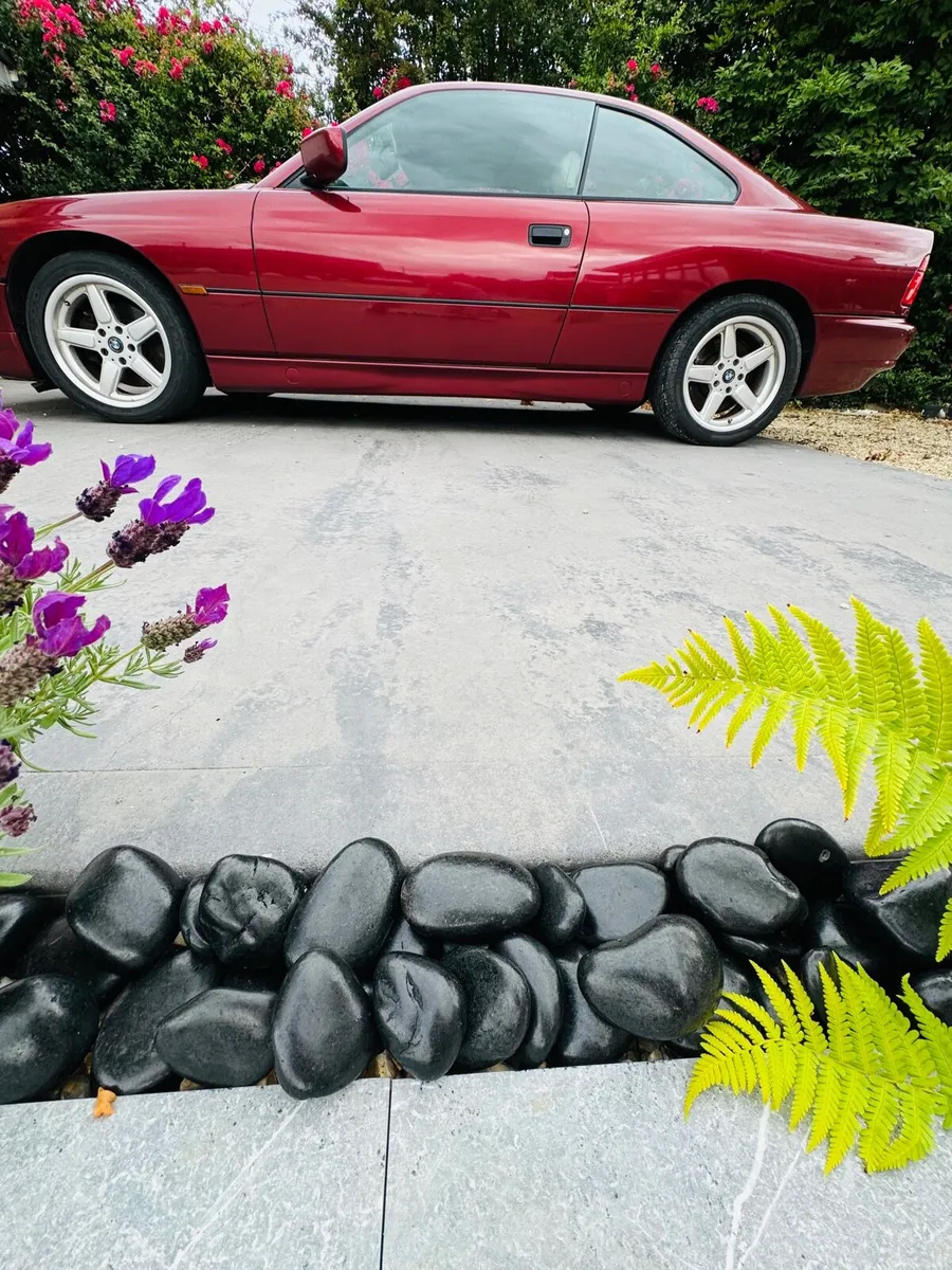 Plum slate stone rocks cobbles pebbles boulders - Image 4
