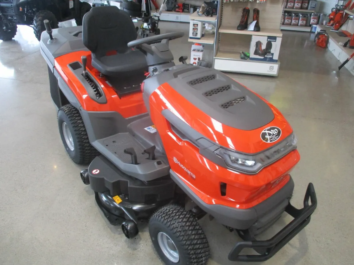 Husqvarna ride on tractor mower TC 220 T - Image 1