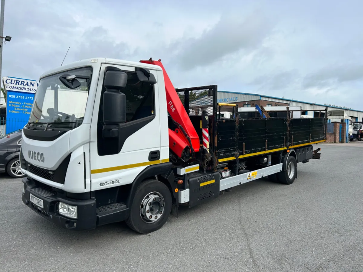 2017 iveco 12e19 12 ton flat with remote crane - Image 1