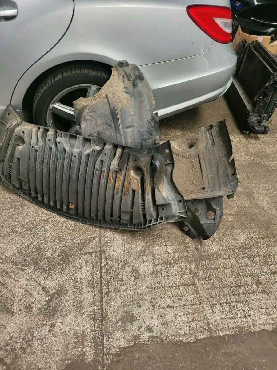 2015 mercedes e class - Image 3