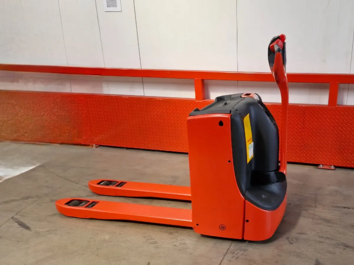 Linde T16 (1152 Series) Pallet Truck - Image 4